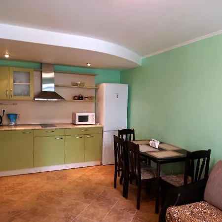 דירה Lovely Nest With Glass Veranda *