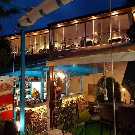 Apartment Lovely Nest With Glass Veranda
